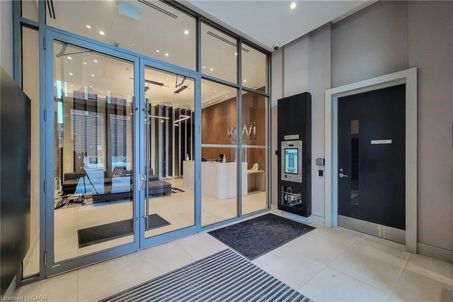 1212 - 212 King William Street E