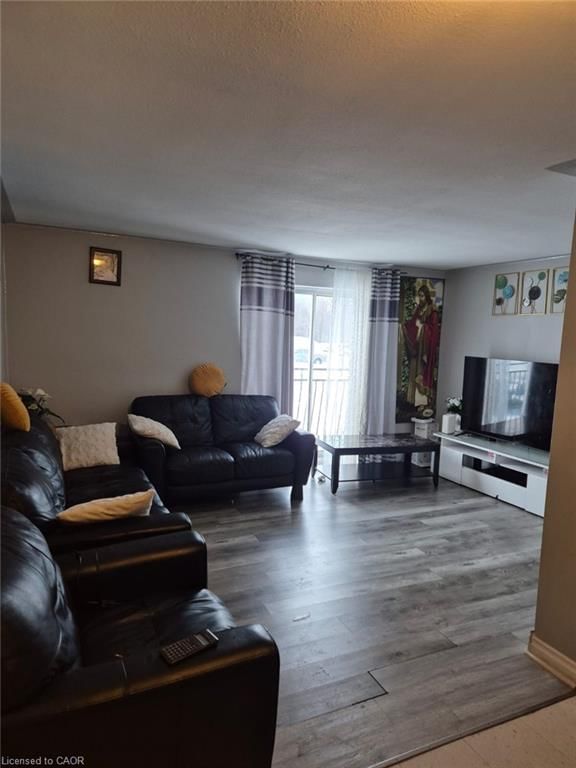 303 - 76 Brybeck Crescent