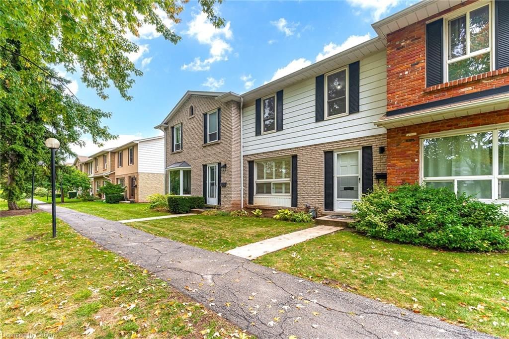 Row/Townhouse for sale at 4-5475 Lakeshore Road, Burlington, ON, L7L 1E1 - Elizabeth Gardens - MLS: 40797027