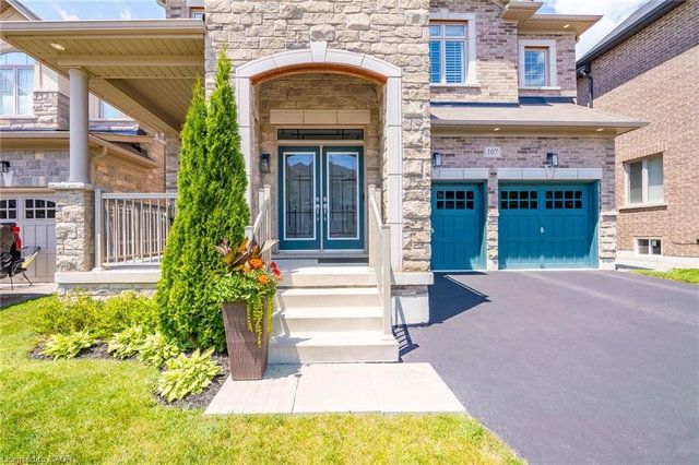 107 Avanti Crescent