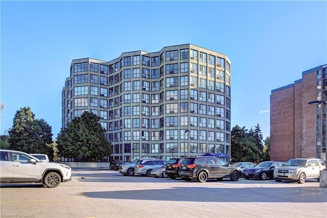 401 - 24 Marilyn Drive N