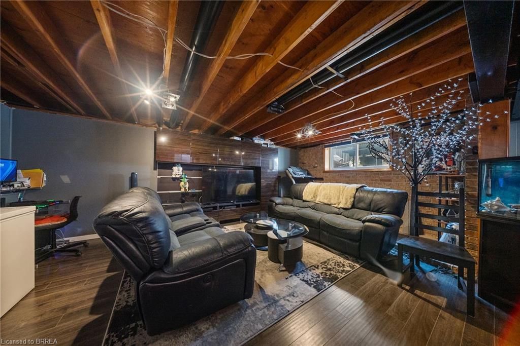 Single Family Residence for sale at 330 East 18th Street, Hamilton, ON, L9A 4P8 - Hill Park - MLS: 40798303