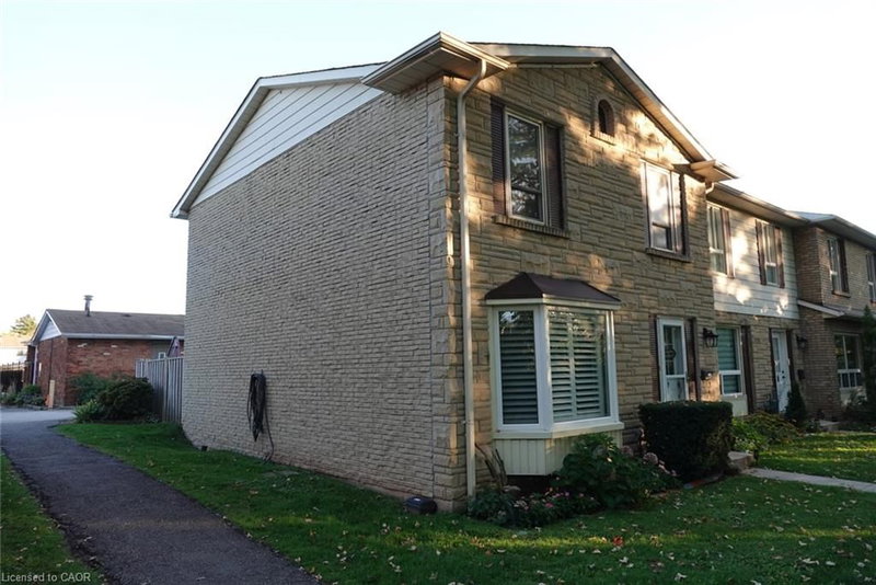 9 - 5475 Lakeshore Road