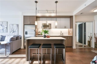 332 - 1575 Lakeshore Road W