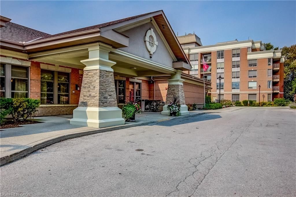 Condo/Apt Unit sold at 2210-100 Burloak Drive, Burlington, ON, L7L 6P6 - Elizabeth Gardens - MLS: 40800530