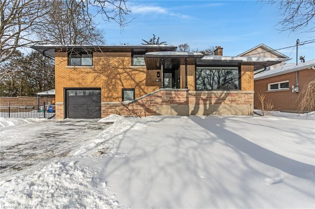 Single Family Residence sold at 1735 Queenston Road, Cambridge, ON, N3H 3M3 - Preston South - MLS: 40800539