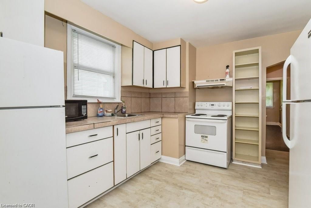 Single Family Residence for lease at Main-249 West 5th Street, Hamilton, ON, L9C 3N8 - Buchanan - MLS: 40800739