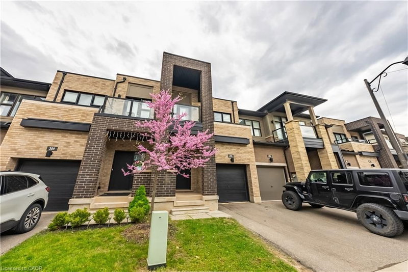 391 Athabasca Common