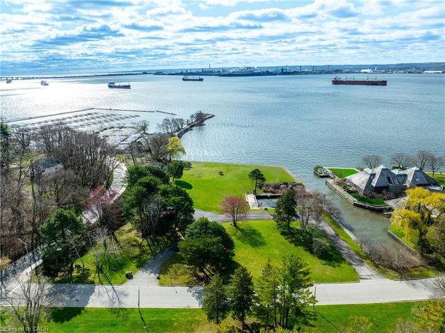 800 Lasalle Park Road