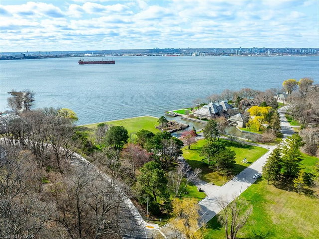 800 Lasalle Park Road