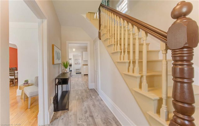 229 Lancaster Street E