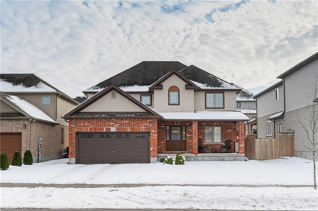 854 Springbank Avenue N