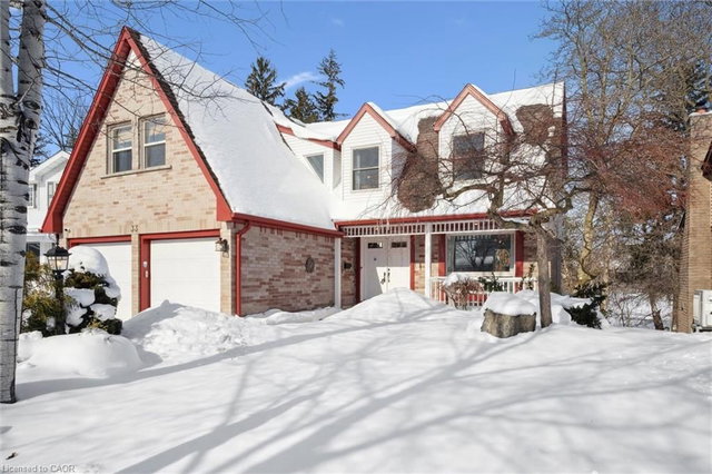 33 Manitoulin Crescent