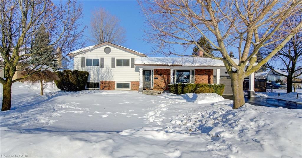 Single Family Residence sold at 322 Daleview Place, Waterloo, ON, N2L 5M5 - Lakeshore/Parkdale - MLS: 40802199