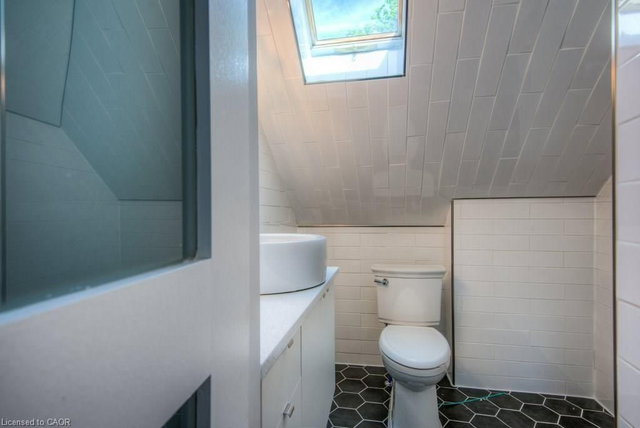 3 - 16 Wellington Street N