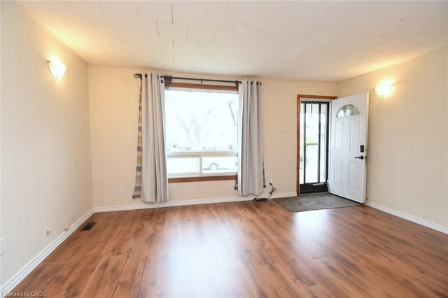 376 Tragina Avenue N