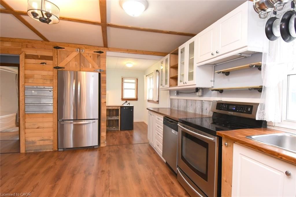 Single Family Residence for sale at 376 Tragina Avenue, Hamilton, ON, L8H 5E5 - Homeside - MLS: 40802728