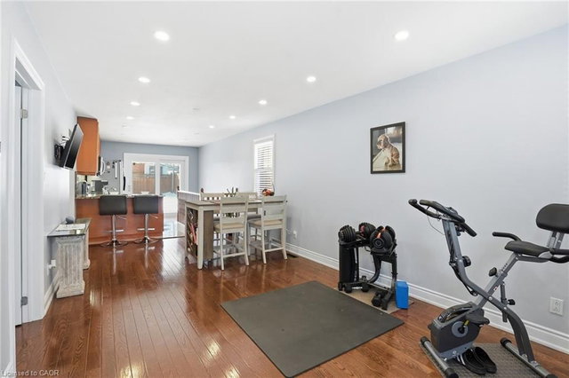 746 Roxborough Avenue