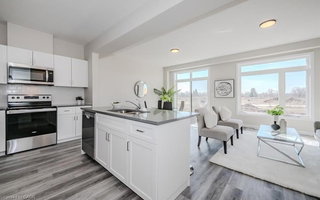 73 Ayr Meadows Crescent