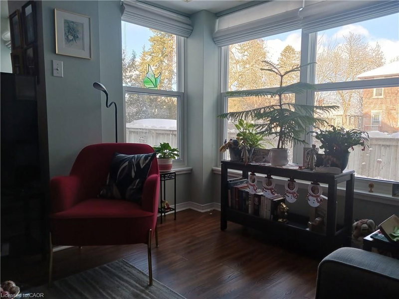 8 Huron Street photo 4