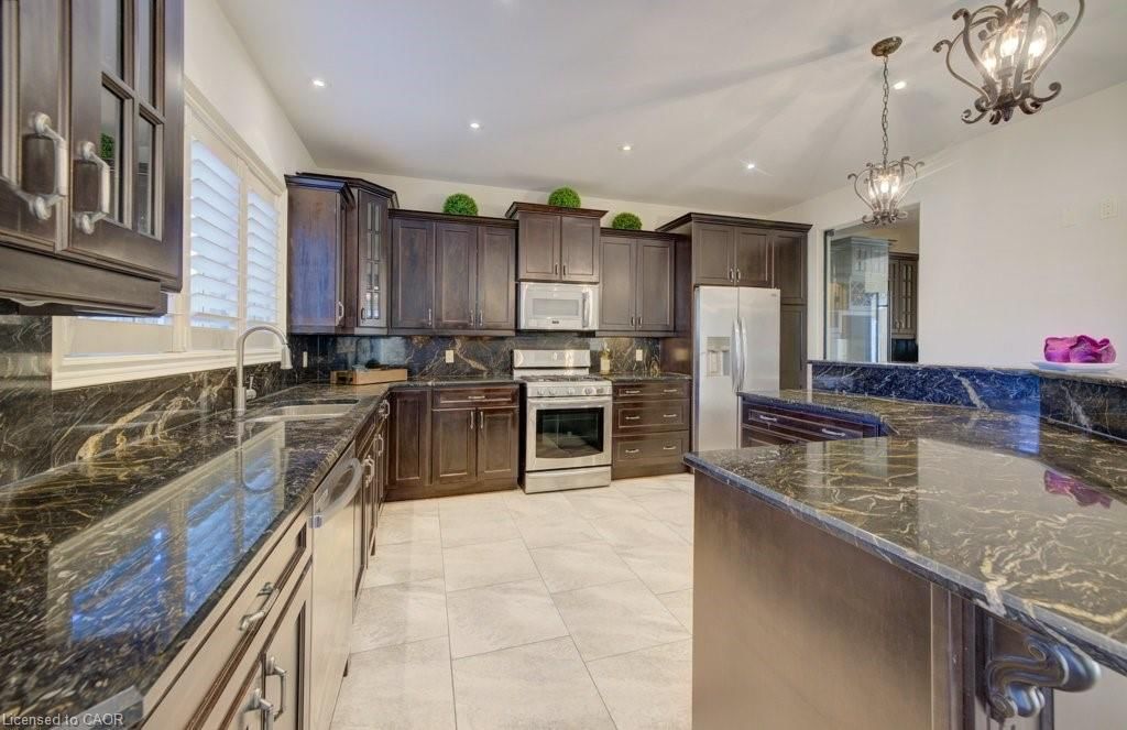 Single Family Residence for sale at 6379 Christopher Crescent, Niagara Falls, ON, L2H 0B3 - Forestview - MLS: 40803888