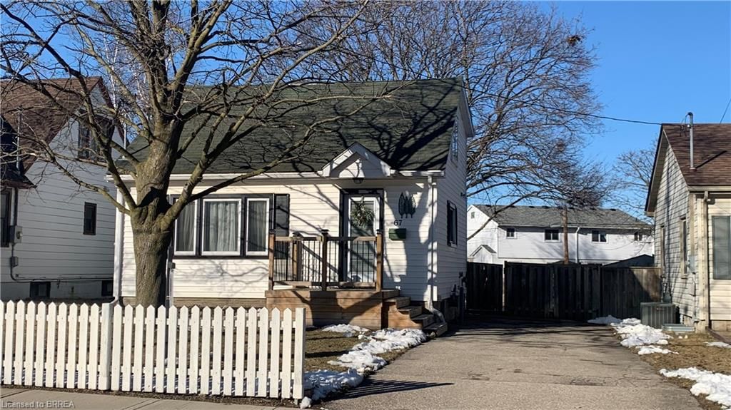 Single Family Residence sold at 67 Wood Street, Brantford, ON, N3R 2L1 - North Park/Wood St. - MLS: 40804118