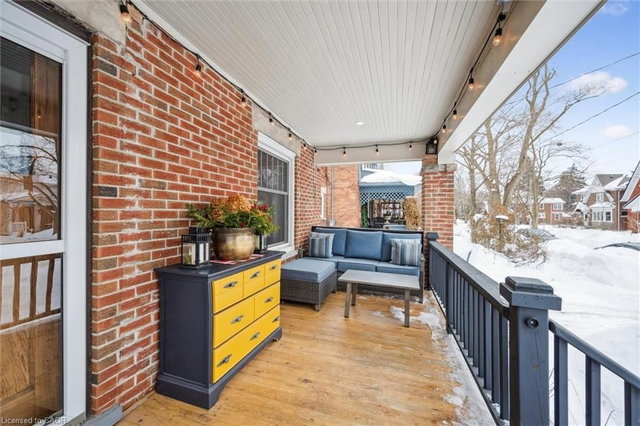 126 Pandora Avenue N