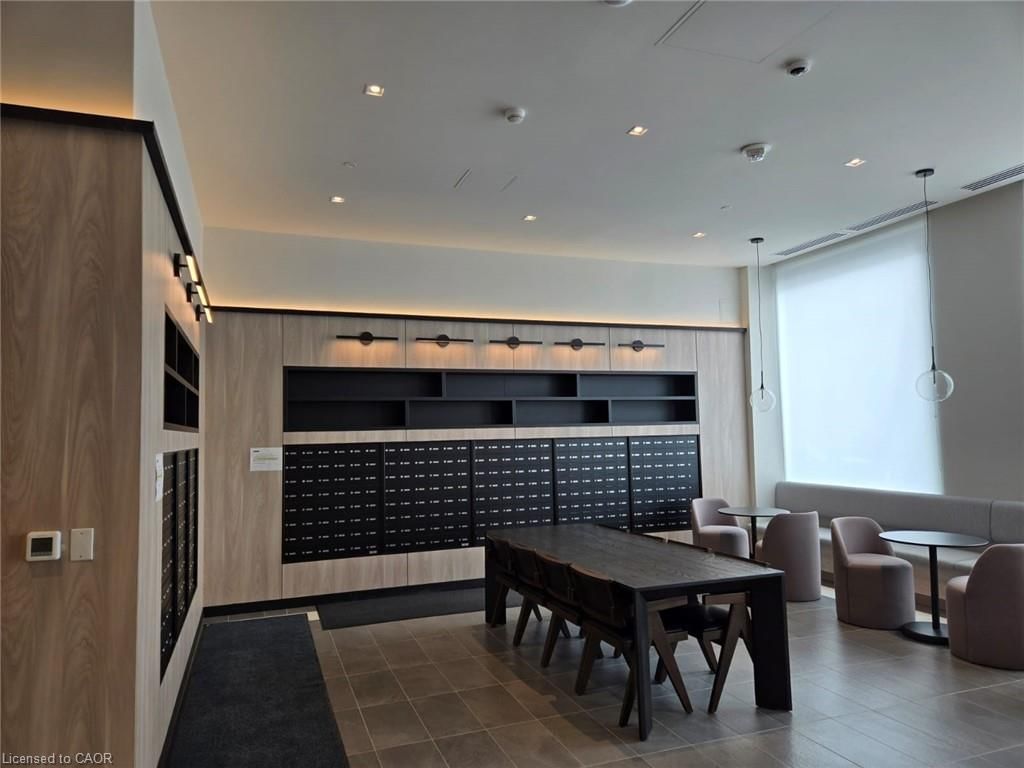 Condo/Apt Unit for lease at 824 Master Bedroom-1 Jarvis Street, Hamilton, ON, L8R 0A8 - Beasley - MLS: 40804358