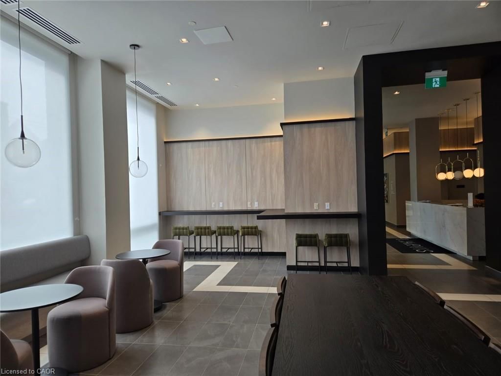 Condo/Apt Unit for lease at 824 Master Bedroom-1 Jarvis Street, Hamilton, ON, L8R 0A8 - Beasley - MLS: 40804358