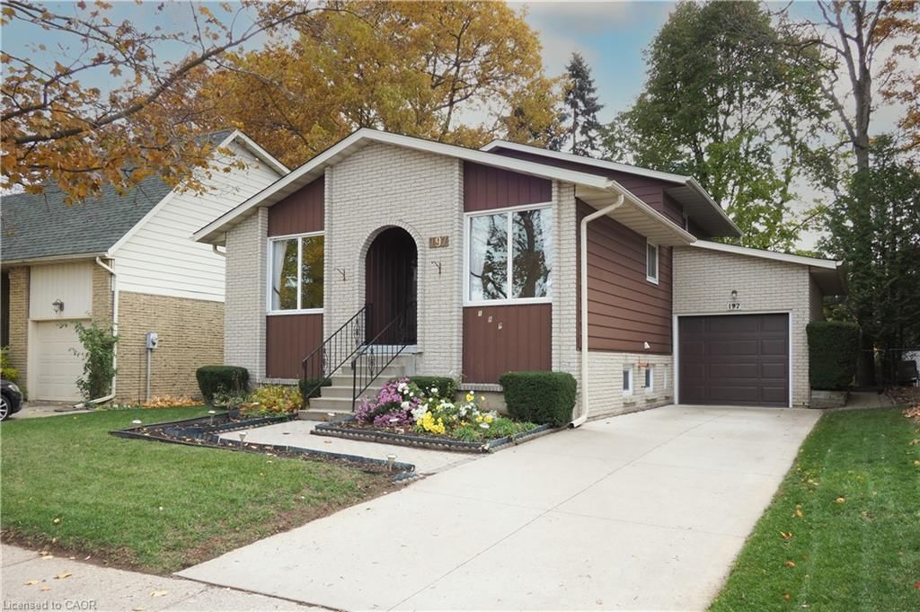 Single Family Residence sold at 197 Wedgewood Drive, Cambridge, ON, N1S 4P7 - St Andrews/Southwood - MLS: 40804494