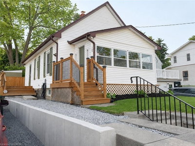 166 Queen Street S
