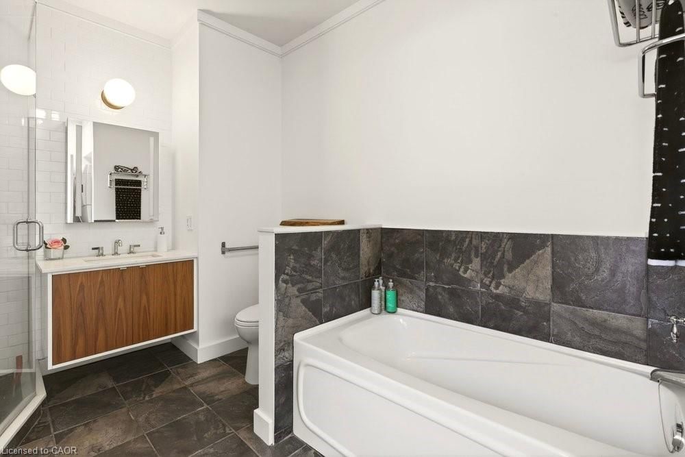 Condo/Apt Unit for sale at 401-66 Bay Street, Hamilton, ON, L8P 4Z6 - Durand North - MLS: 40805160