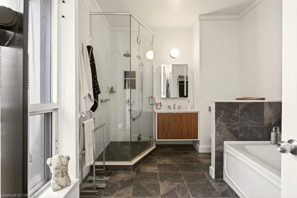 Condo/Apt Unit for sale at 401-66 Bay Street, Hamilton, ON, L8P 4Z6 - Durand North - MLS: 40805160