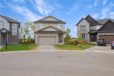 7387 Sherrilee Crescent