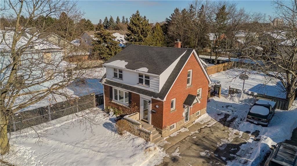 Single Family Residence sold at 755 Maple Avenue, Burlington, ON, L7S 2K1 - Maple - MLS: 40805262