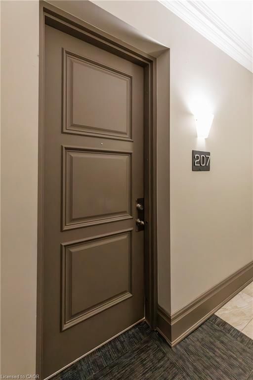 207 - 397 King Street W