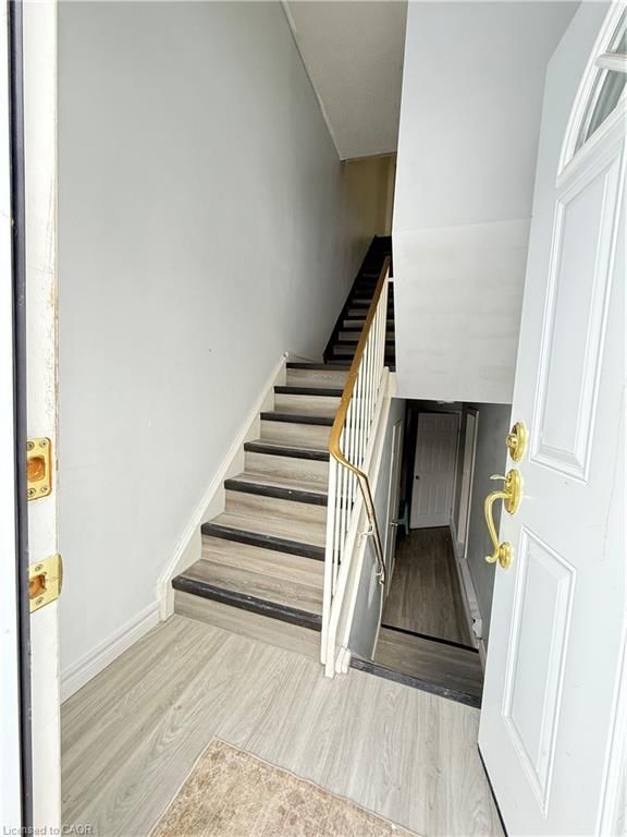 10 - 121 Morgan Avenue