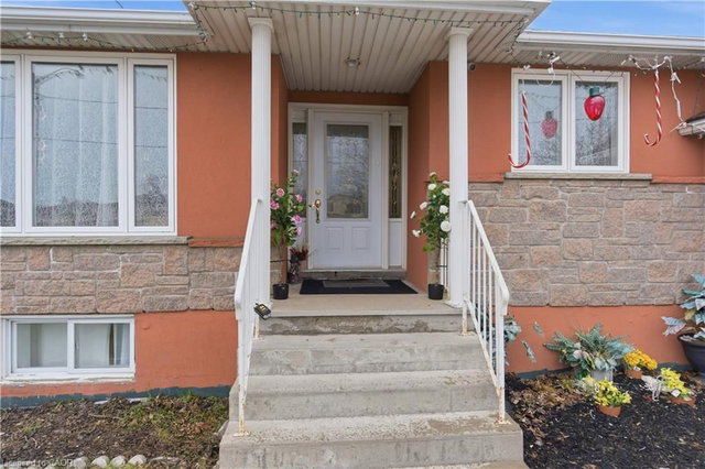 916 Stone Church Road E