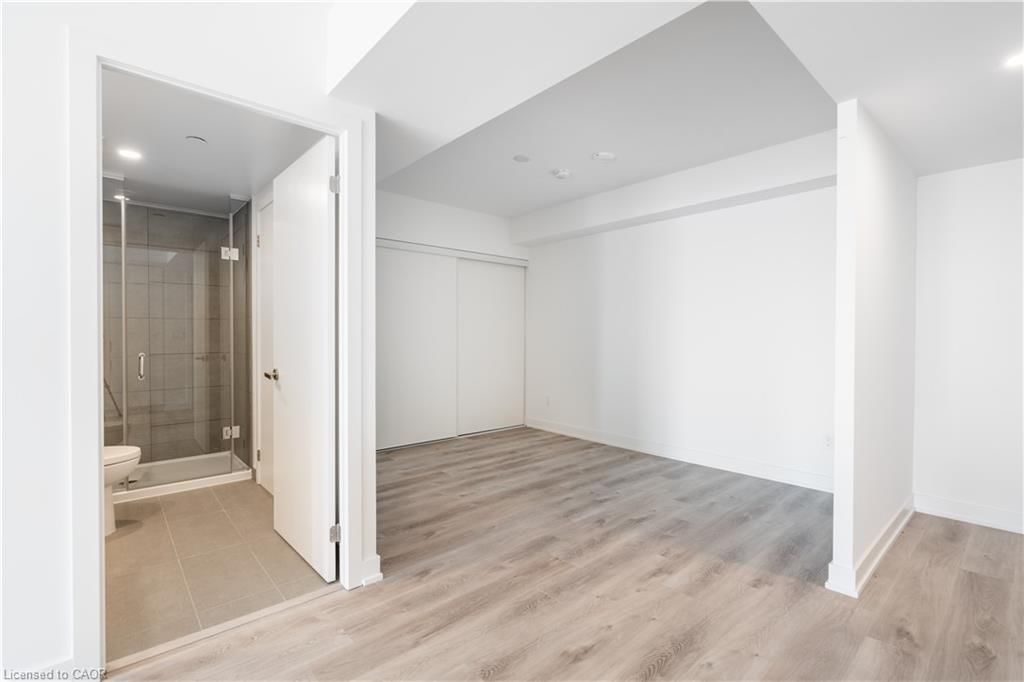 Condo/Apt Unit for sale at 309-370 Martha Street, Burlington, ON, L7R 0G9 - Central - MLS: 40806099