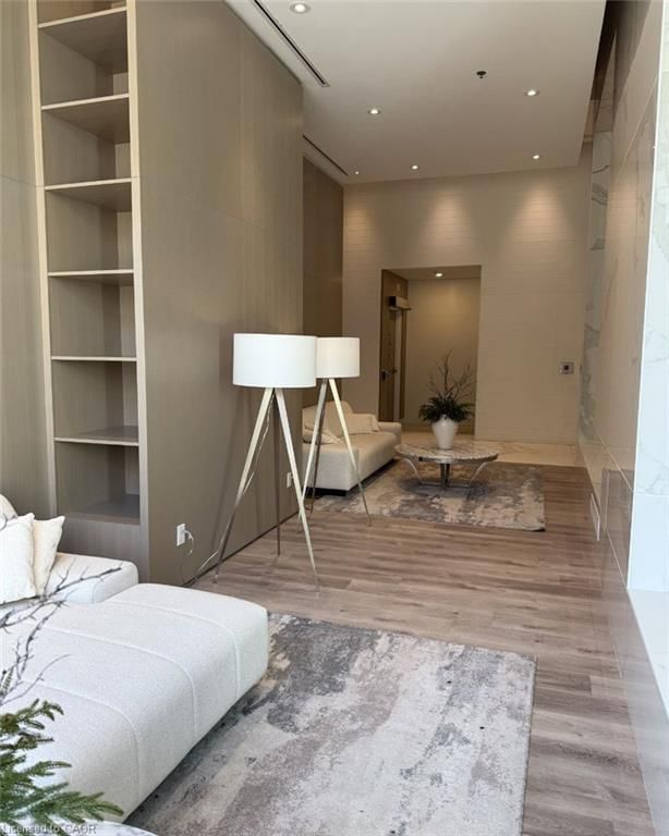 Condo/Apt Unit for sale at 309-370 Martha Street, Burlington, ON, L7R 0G9 - Central - MLS: 40806099