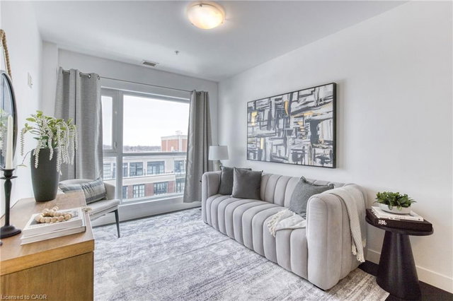 902 - 1 Victoria Street S