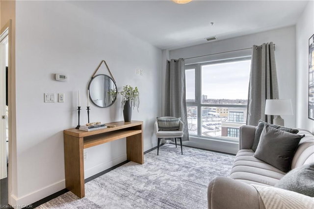 902 - 1 Victoria Street S