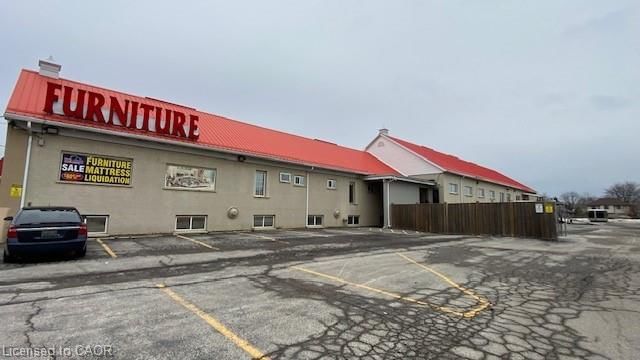 752 Wharncliffe Road S photo 2