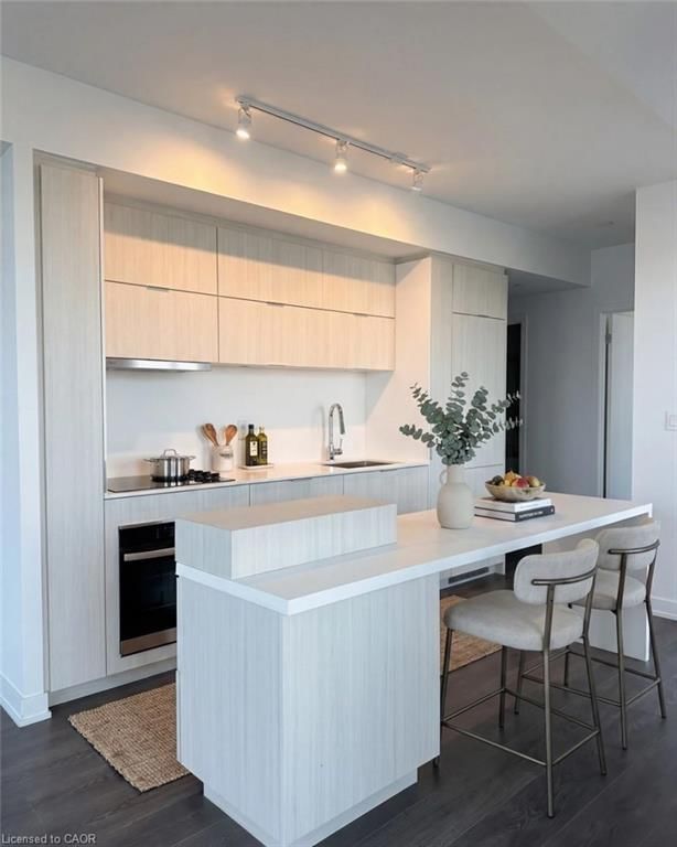 Condo/Apt Unit for sale at 1403-370 Martha Street, Burlington, ON, L7R 0G9 - Central - MLS: 40806511