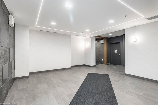 409 - 247 Northfield Drive E