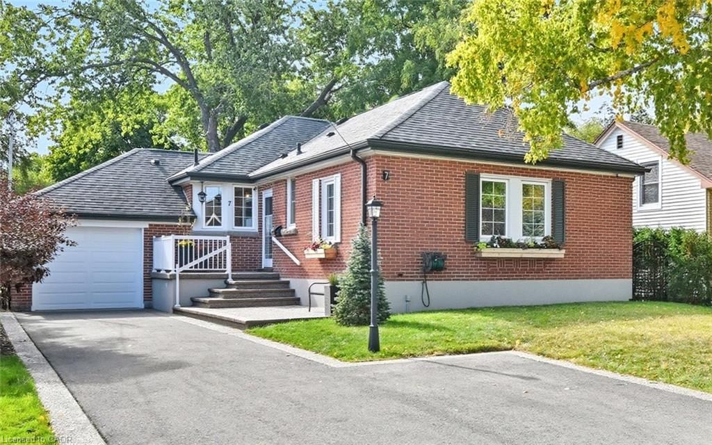 Single Family Residence sold at 7 Avalon Avenue, Stoney Creek, ON, L8G 1X4 - Battlefield - MLS: 40806965
