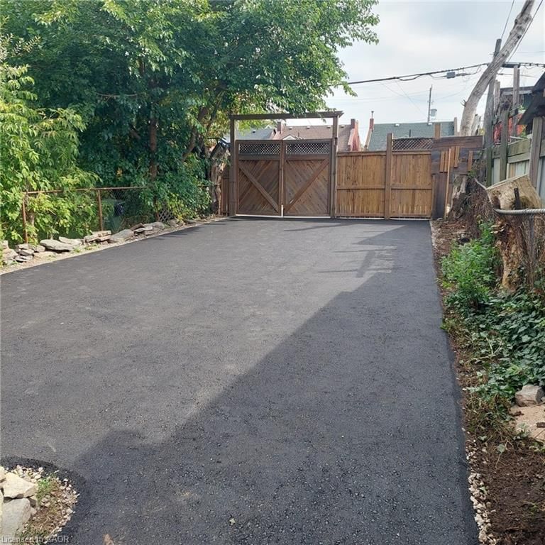 Condo/Apt Unit for lease at 1-114 Tisdale Street, Hamilton, ON, L8L 5M6 - Landsdale - MLS: 40806977