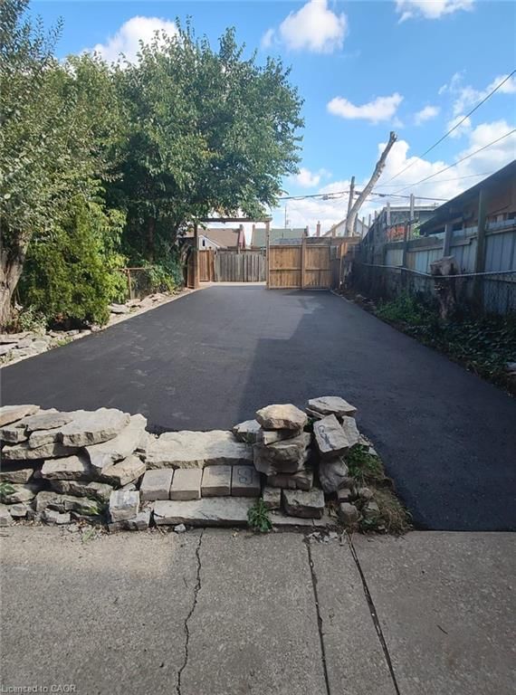 Condo/Apt Unit for lease at 1-114 Tisdale Street, Hamilton, ON, L8L 5M6 - Landsdale - MLS: 40806977