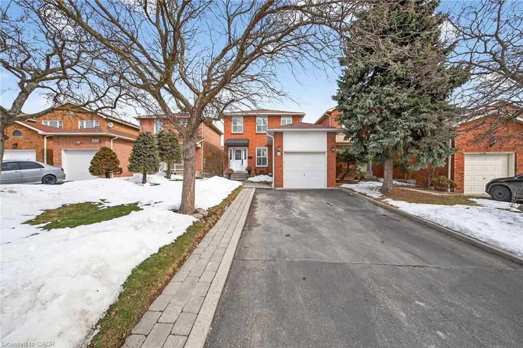 Single Family Residence sold at 4840 Full Moon Circle, Mississauga, ON, L4Z 2M5 - Hurontario - MLS: 40807108