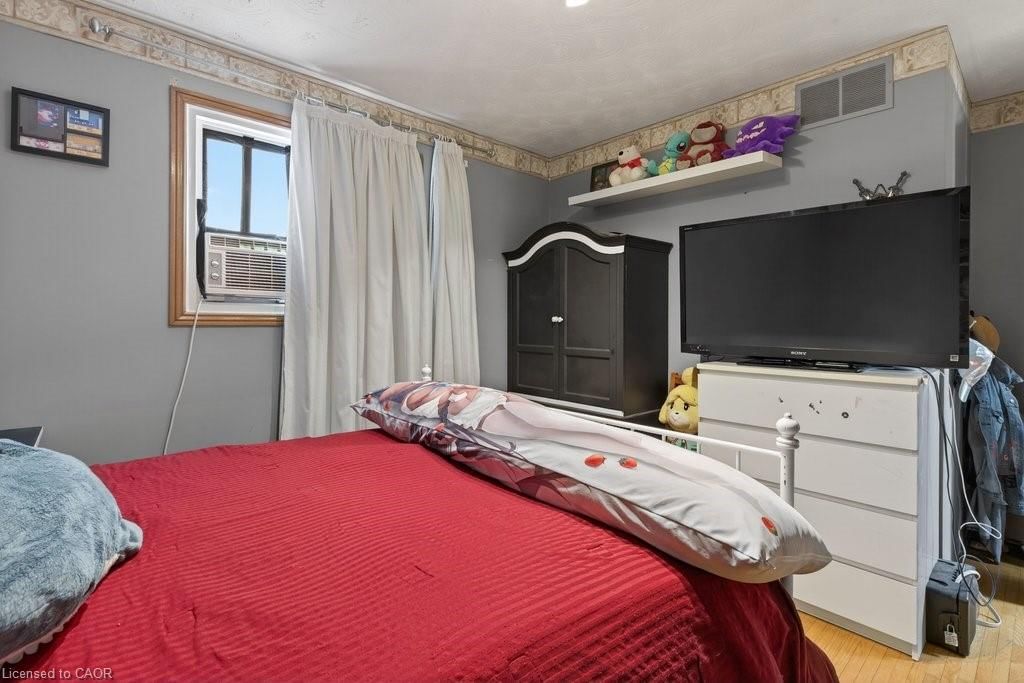 Single Family Residence for sale at 42 Lasila Court, Hamilton, ON, L9C 7B6 - Gilbert - MLS: 40807285